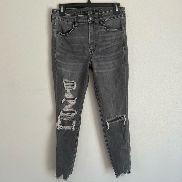American Eagle Grey Distressed Super Hi Rise Jeggings Size 6 Short - Picture 1 of 8
